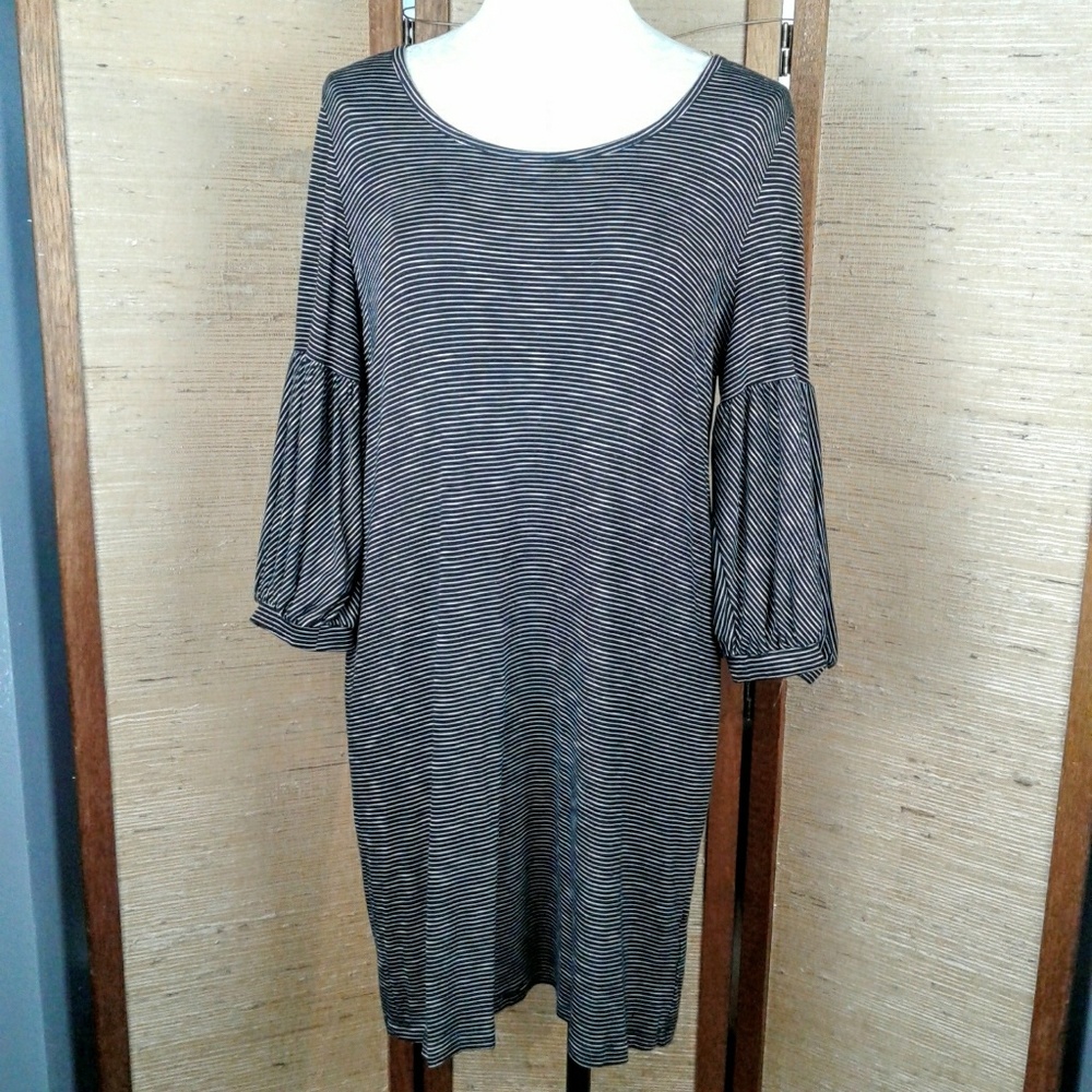 Vanity Room stripe bubble sleeve dress M